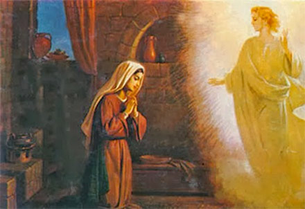 María inmaculada, llena de una gracia particular que viene de los méritos  de su hijo